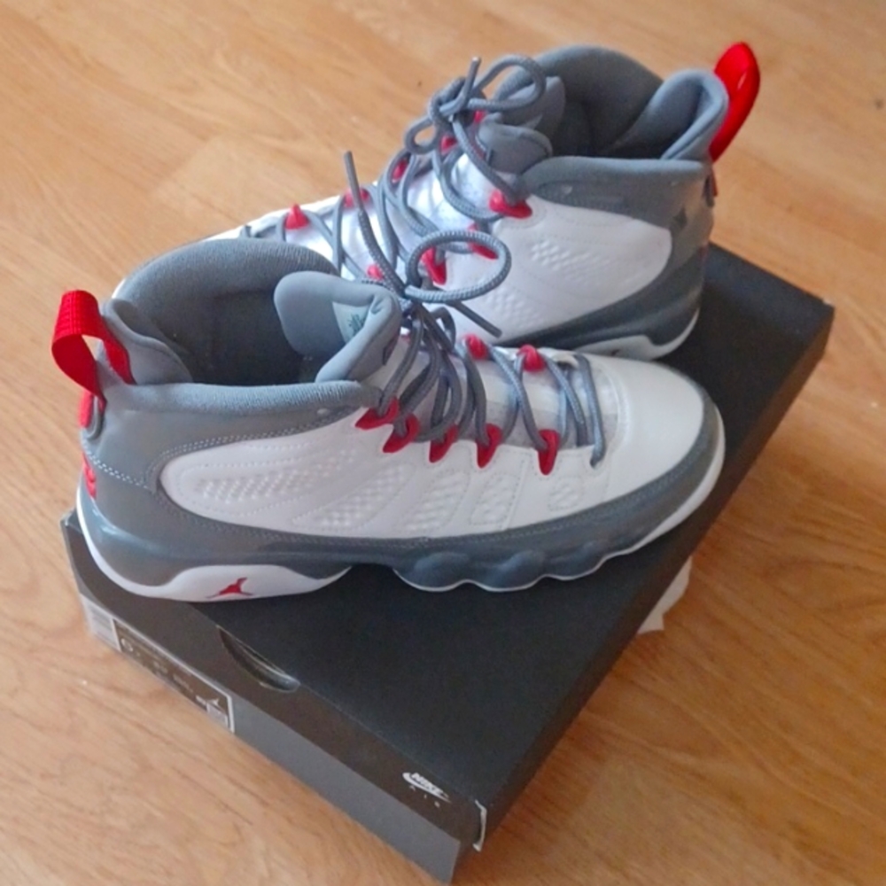 Nike Retro 9 sneakers